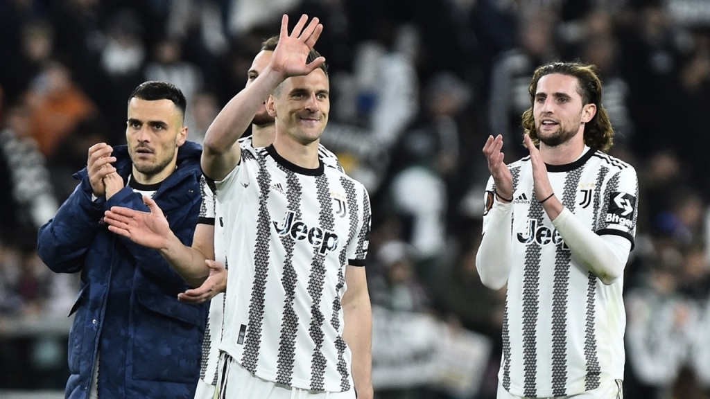 Juventus được hoàn trả 15 điểm để trở lại top 3 tại Serie A