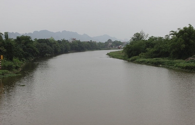 Theo UBND TP Hà Nội, đến năm 2030, Hà Nội cơ bản hoàn thành giải pháp làm sống lại dòng sông Đáy; cơ bản khắc phục suy thoái, ô nhiễm nguồn nước nghiêm trọng tại một số lưu vực sông, hệ thống công trình thủy lợi lớn…