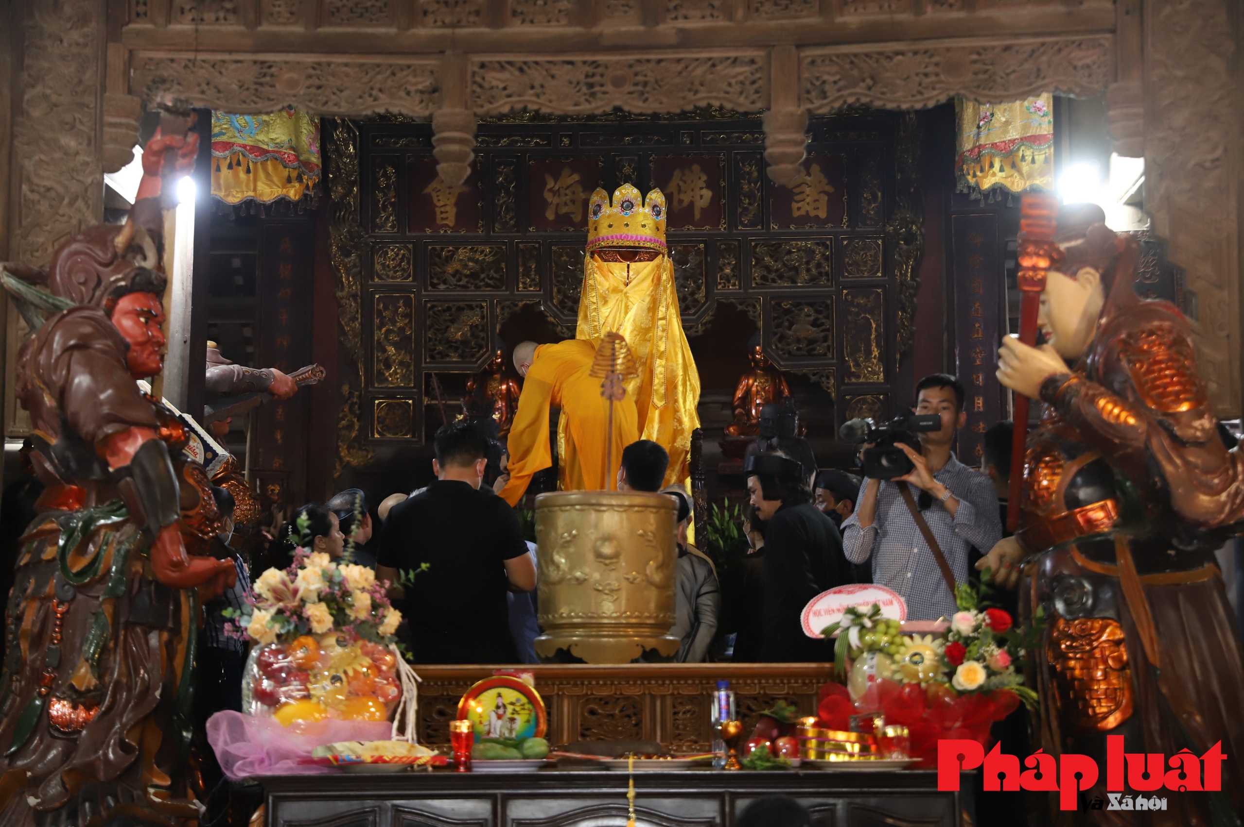 Chính thức khai hội ngôi chùa nghìn tuổi của Hà Nội