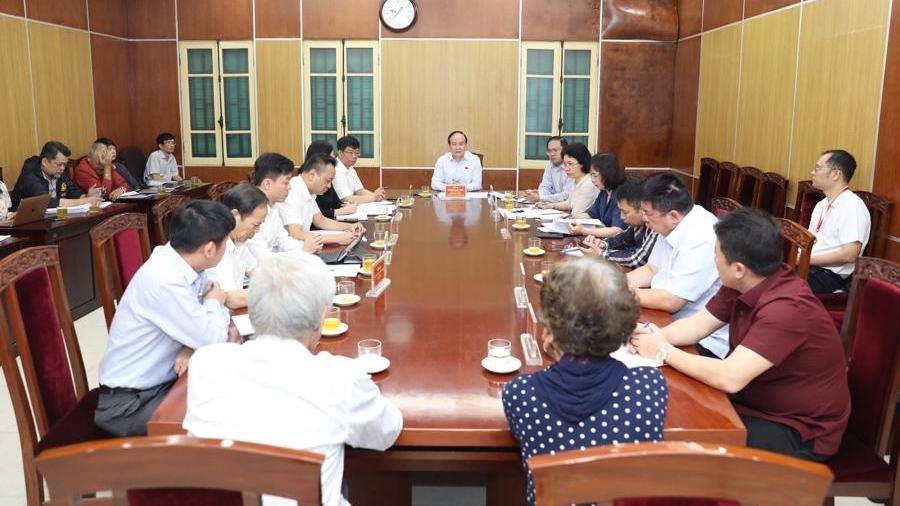 Chủ tịch HĐND thành phố Hà Nội Nguyễn Ngọc Tuấn tiếp công dân theo vụ việc