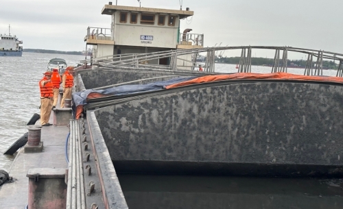 Thuyền trưởng người Hải Phòng chở 2.000 tấn than bùn nhiệt thấp được tận thu trái phép