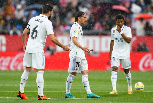 Real Madrid “buông súng” trong cuộc đua vô địch