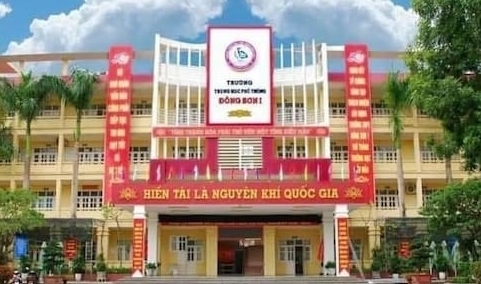 Thanh Hóa: Nam sinh lớp 11 chém bạn học nhập viện