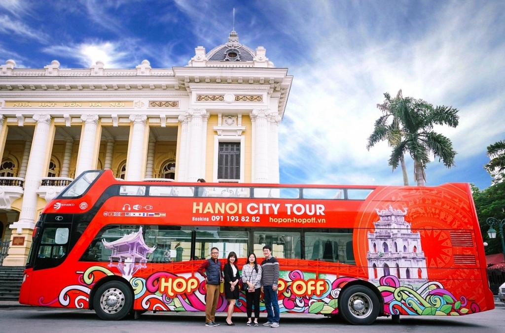 Tổ chức miễn phí cho du khách tham quan Hà Nội bằng xe buýt 2 tầng dịp nghỉ lễ