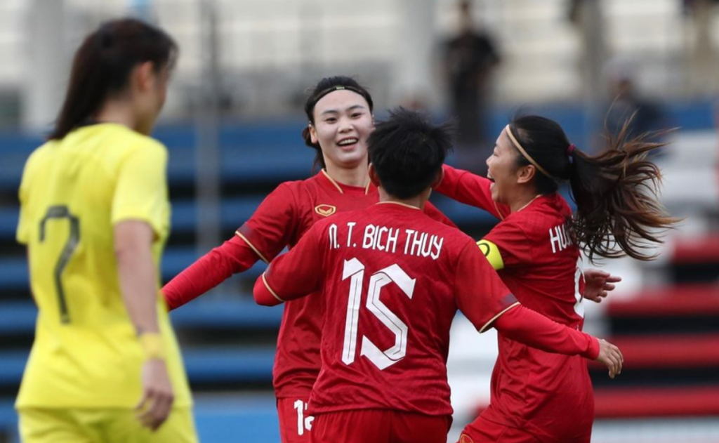 Đội tuyển nữ Việt Nam thắng tưng bừng ngày ra quân tại SEA Games 32
