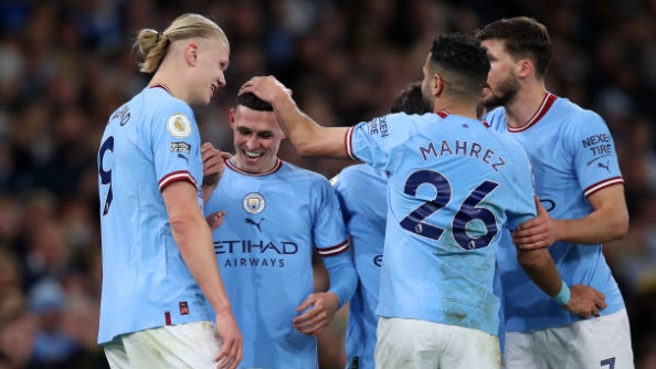 Man City chính thức trở lại ngôi đầu bảng Premier League