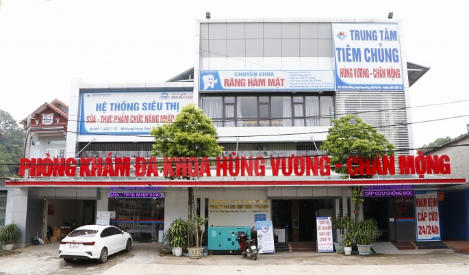 Nữ hộ lý lén cho thuốc chuột vào xô thức ăn thừa để làm gì?