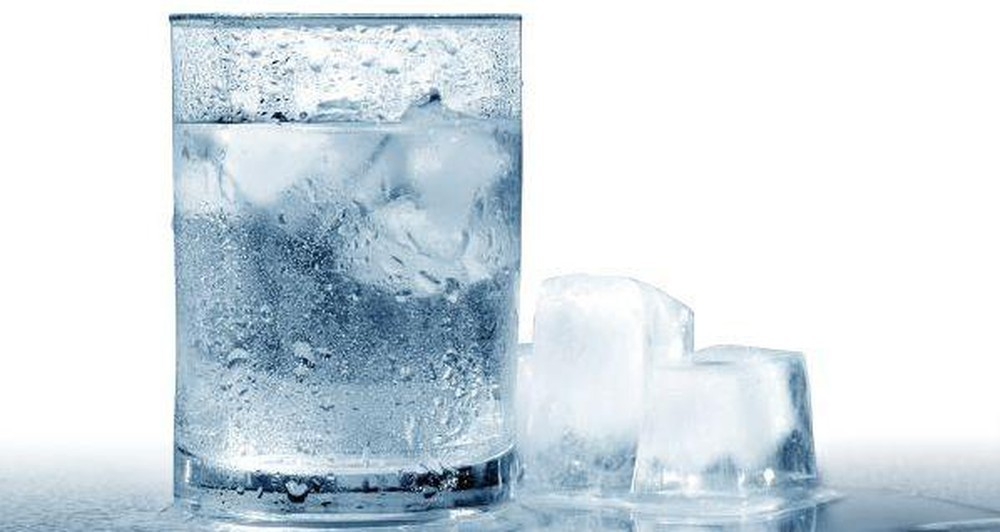 Những tác hại khôn lường của việc uống nhiều nước lạnh trong ngày nắng nóng