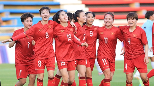 ĐT nữ Việt Nam thắng thuyết phục để "xây chắc" ngôi đầu tại SEA Games 32