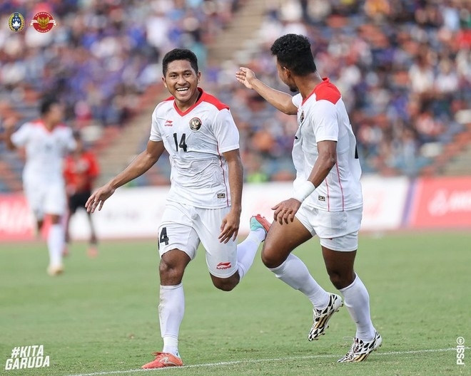 U22 Indonesia là đội đầu tiên vào bán kết bóng đá nam SEA Games 32