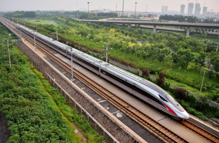 Hà Nội nghiên cứu đầu tư tuyến đường sắt tốc độ cao Bắc - Nam đoạn Hà Nội - Vinh
