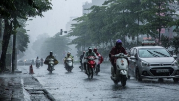 Không khí lạnh tiếp tục ảnh hưởng Bắc Bộ, Hà Nội mưa rào rải rác