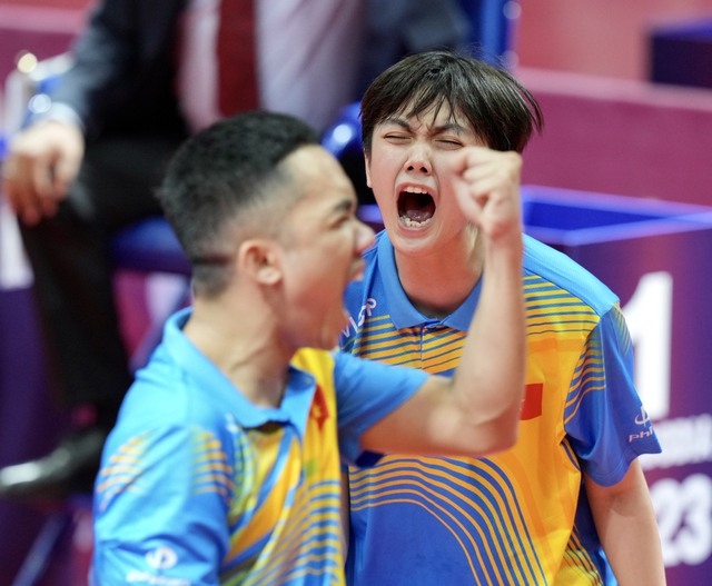 SEA Games 32: Bóng bàn Việt Nam giành huy chương Vàng đôi nam nữ sau 24 năm chờ đợi