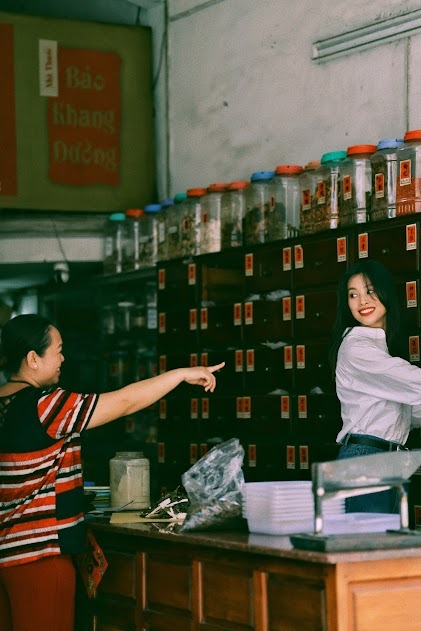 Nhan sắc kiều diễm của Hoa hậu Tiểu Vy trong bộ ảnh thập niên 90