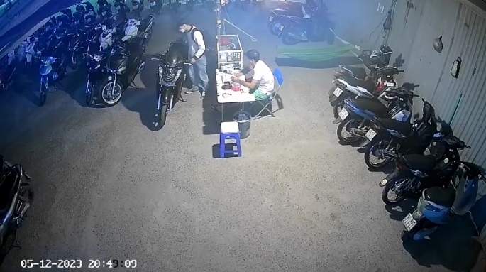 Đi đá bóng tại sân bóng Thái Sơn 2, nam thanh niên bị mất xe máy