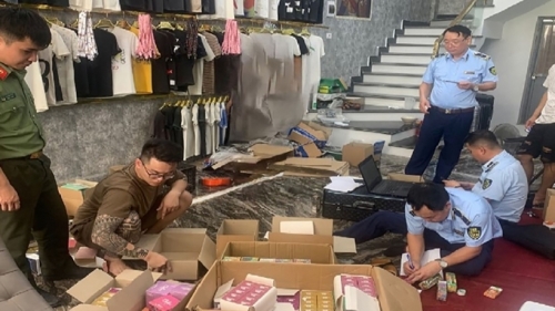 Lập nhiều tài khoản facebook để rao bán sản phẩm phi pháp trên mạng