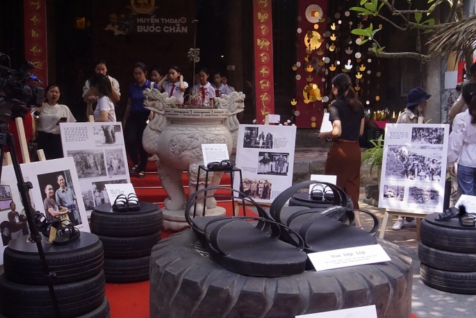 Sự kiện văn hóa “Huyền thoại bước chân” – đôi dép Bác Hồ tại Đình Kim Ngân nhân kỷ niệm 133 năm Ngày sinh Chủ tịch Hồ Chí Minh (19/5/1890 – 19/5/2023). 