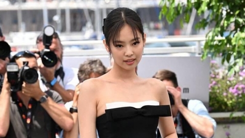 "Công chúa" Jennie có gì mà các nhiếp ảnh gia Cannes đồng loạt hô tên?
