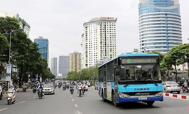 Hành khách đi xe buýt của Hà Nội đang tăng trở lại