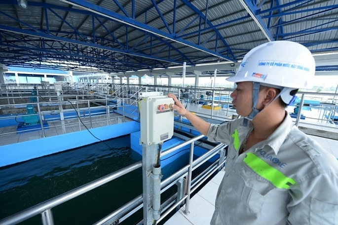Để bảo đảm nước sạch sinh hoạt cho người dân Thủ đô, các đơn vị chức năng của Hà Nội đã đẩy mạnh nhiều giải pháp nhằm khắc phục tình trạng thiếu nước.