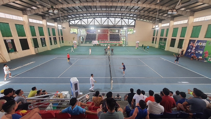 Giải Tennis Báo chí Nghệ An lần thứ IV quy tụ được gần 200 vận động viên là các Nhà báo, phóng viên thường trú tại Nghệ An, các vận động viên đến từ nhiều tỉnh, thành