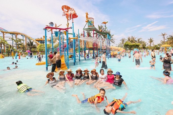 Công viên biển Hà Nội là điểm đến yêu thích của nhiều gia đình hiện nay. Ảnh tư liệu
