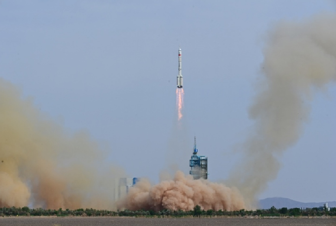Trung Quốc phóng thành công tàu vũ trụ Thần Châu 16