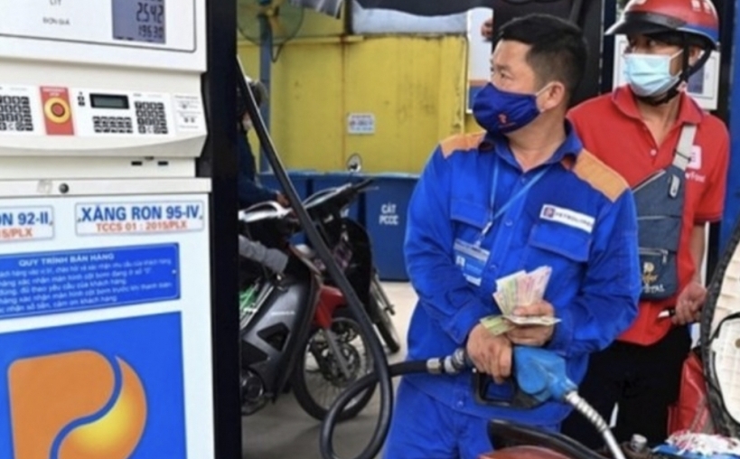 Giá xăng dầu hôm nay 31/5: Giá dầu thế giới giảm xuống dưới mức 70 USD/thùng