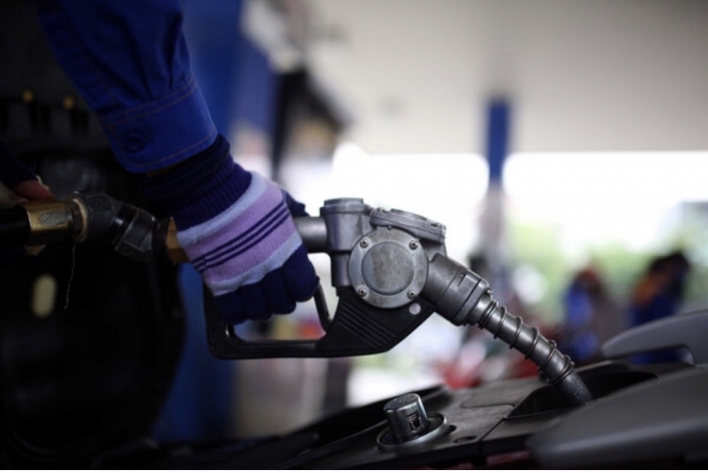 Giá xăng dầu hôm nay 1/6: Giá xăng dầu trong nước sẽ có biến động mạnh trong chiều nay?