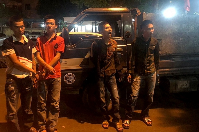 Hình ảnh đáng xấu hổ của 4 thanh niên từ Thanh Hóa ra Hà Nội “làm việc”