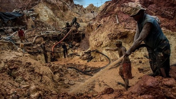 12 người bị chết ngạt trong mỏ vàng trái phép