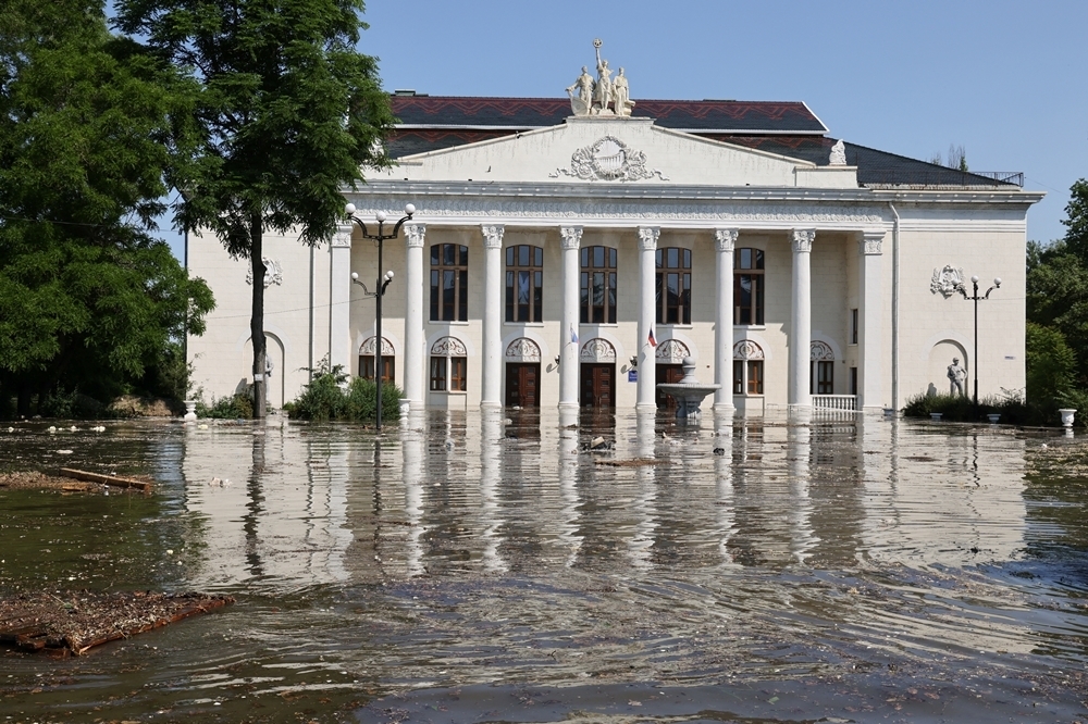 Đập thủy điện ở Kherson bị vỡ ảnh hưởng lớn tới hạ lưu