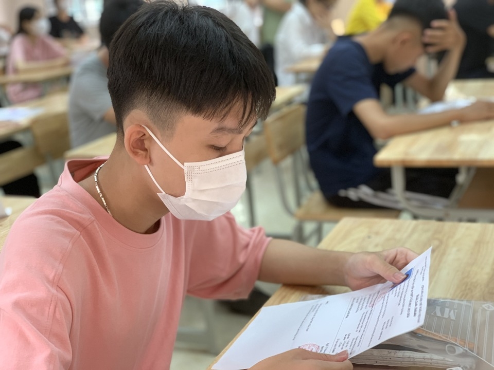 Sáng nay, gần 115.000 thí sinh ở Hà Nội bước vào môn thi Ngữ văn