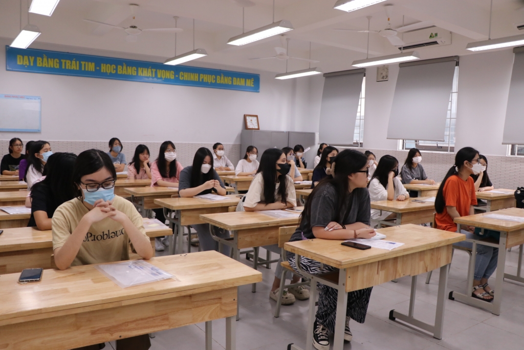 Gợi ý đáp án đề thi Ngữ văn tuyển sinh lớp 10 ở Hà Nội