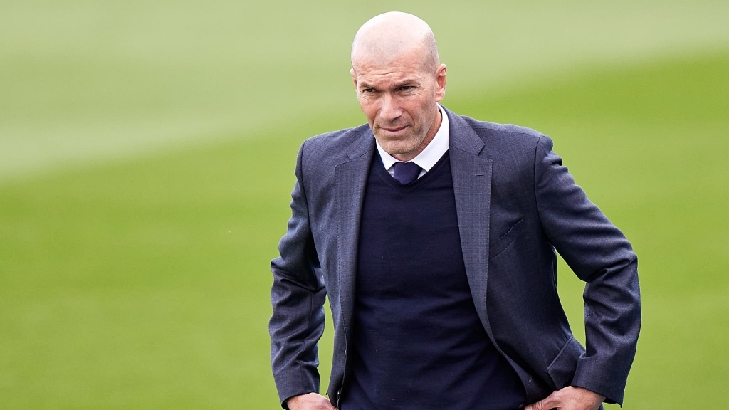 Zinedine Zidane tiếp tục từ chối “ghế nóng” tại PSG
