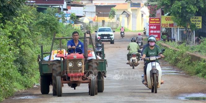 Người dân xã Ea Ktur đã quay trở lại cuộc sống thường nhật sau sự việc nhóm đối tượng dùng súng, dao tấn công trụ sở UBND xã Ea Tiêu và Ea Ktur, huyện Cư Kuin, tỉnh Đắk Lắk. Ảnh TTXVN