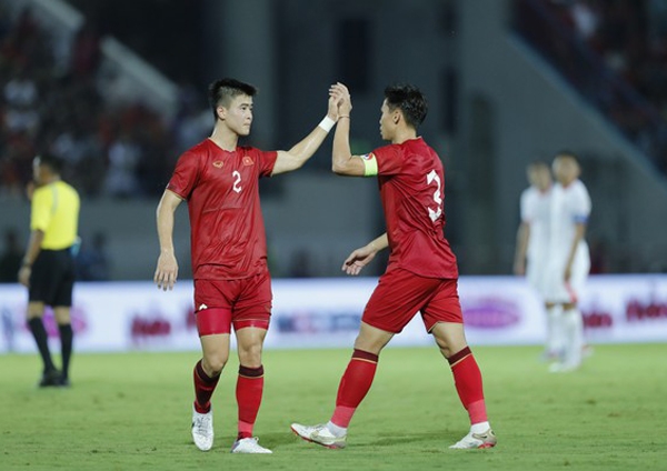 ĐT Việt Nam thắng nhạt nhòa trận đầu tiên dưới thời HLV Troussier