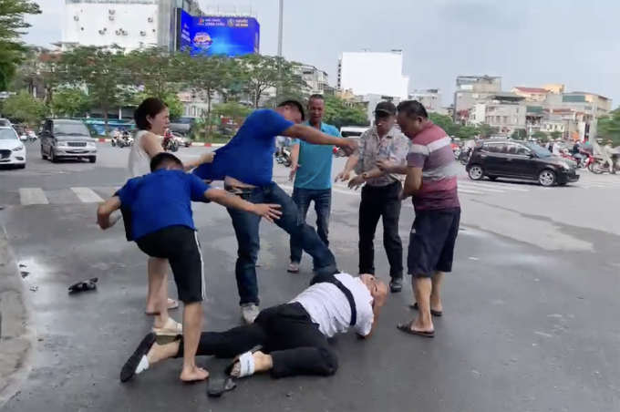 Khởi tố các đối tượng hành hung phóng viên Đài PT-TH Hà Nội