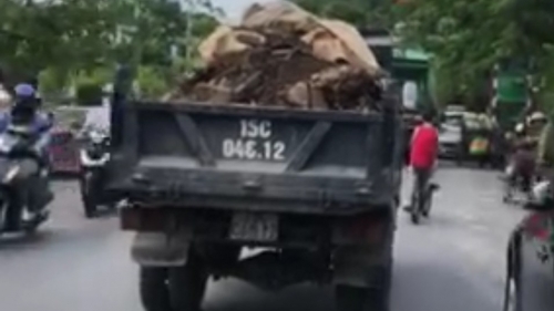 Hải Phòng: Xử lý tài xế ô tô chở vật liệu để rơi vãi trên đường Nguyễn Công Hòa