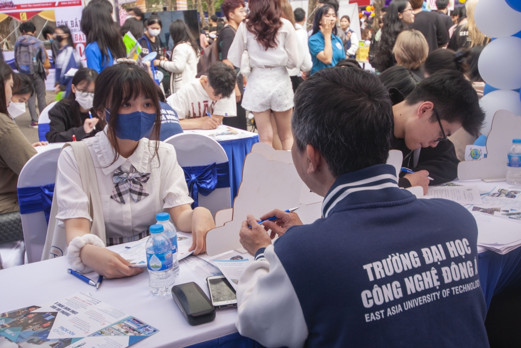 undefined Trường Đại học Công nghệ Đông Á xét tuyển khối nào cho các ngành Marketing, Quản trị Khách sạn, Quản trị Dịch vụ du lịch và Lữ hành?