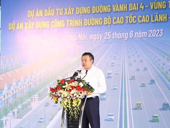 Chủ tịch UBND TP Hà Nội Trần Sỹ Thanh phát biểu tại lễ khởi công. Ảnh: Thanh Hải
