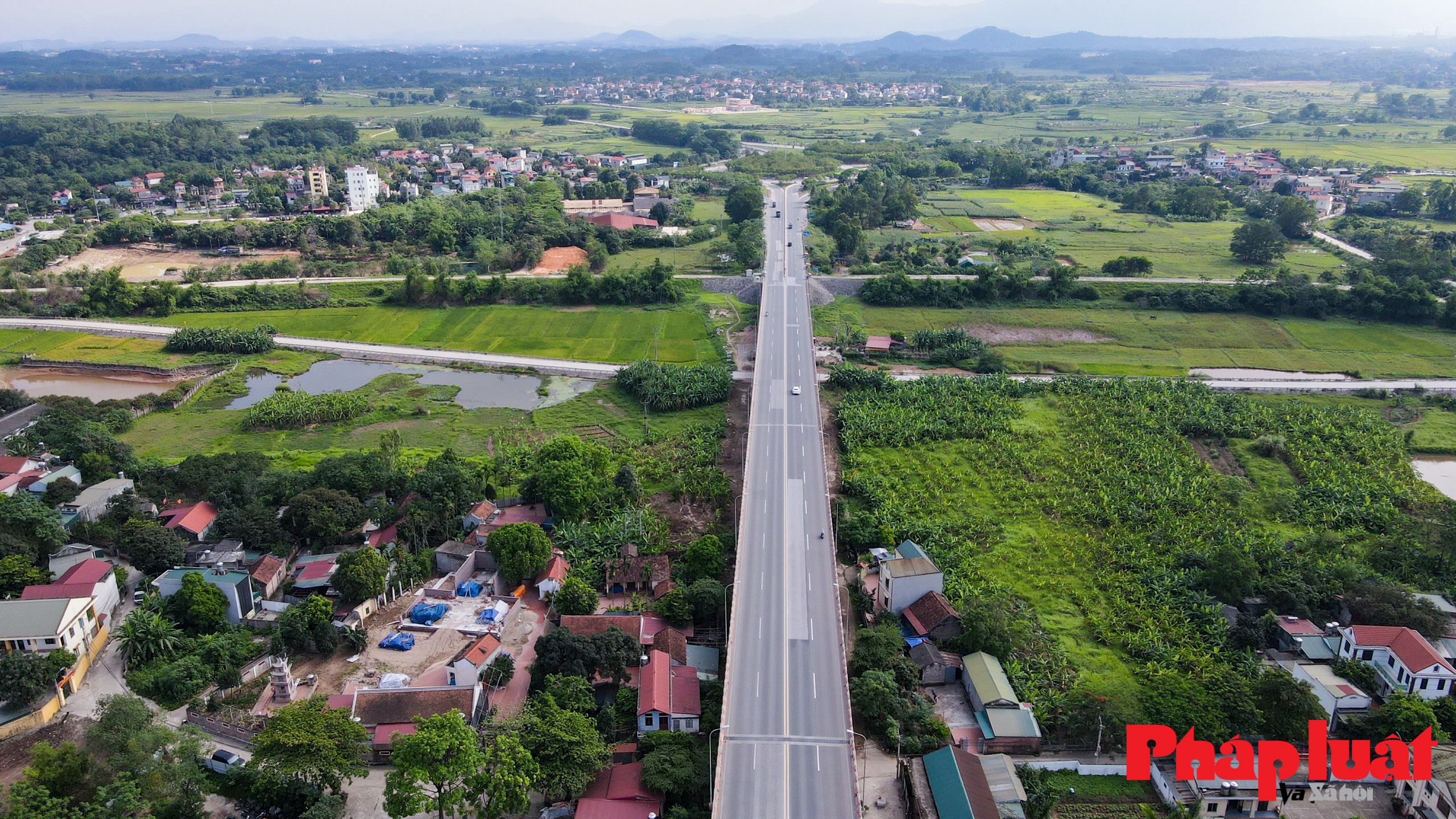 Hà Nội: Cận cảnh cầu vượt sông dài nhất Việt Nam sau gần 10 năm hoạt động