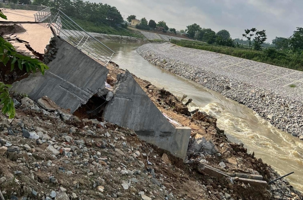 Cần điều tra nguyên nhân, làm rõ trách nhiệm trong vụ sập gãy kè chống sạt trượt sông Phó Đáy