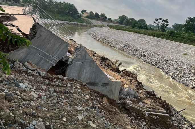 Cần điều tra nguyên nhân, làm rõ trách nhiệm trong vụ sập gãy kè chống sạt trượt sông Phó Đáy