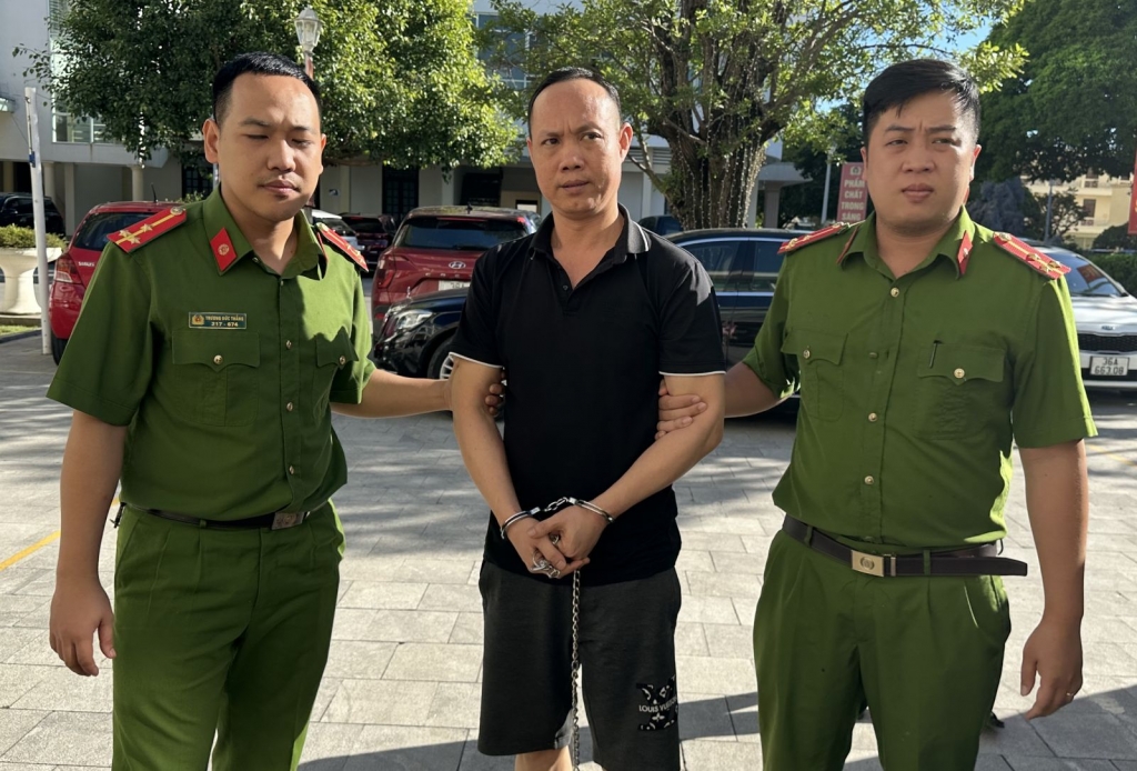 Mang thân phận khác nhưng Trịnh Đình Quân vẫn tiếp tục hành vi phạm pháp và bị bắt sau 14 năm lẫn trốn