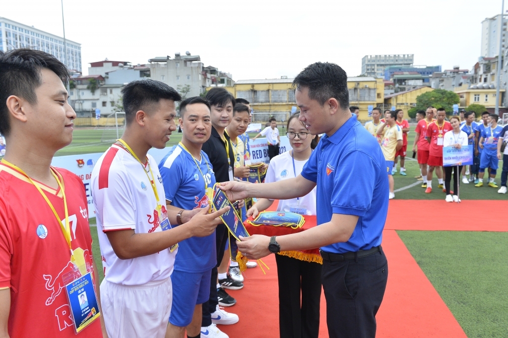 Khai mạc Giải bóng đá Thanh niên công nhân khu vực Đồng bằng sông Hồng và Bắc Trung Bộ
