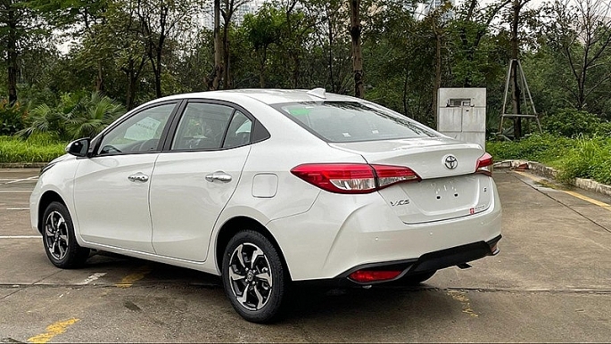 Cập nhật giá lăn bánh Toyota Vios 7/2023: Xe đẹp đi kèm khuyến mại 