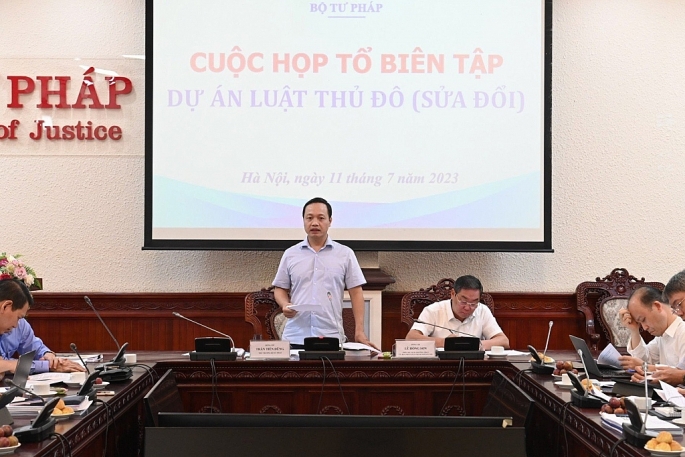 Họp Tổ biên tập góp ý, chỉnh lý, hoàn thiện dự thảo Luật Thủ đô (sửa đổi)