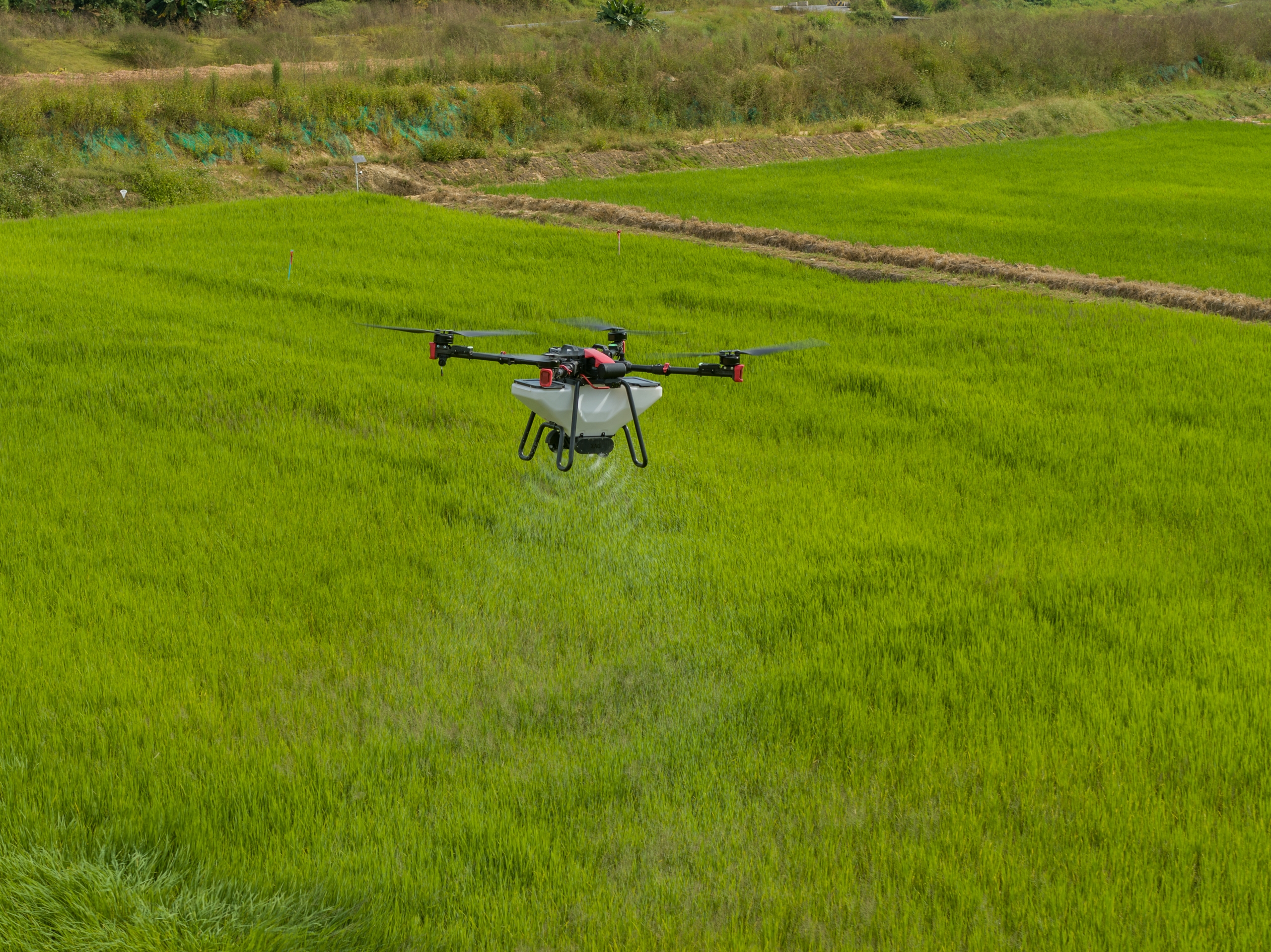 Nông dân 4.0 ứng dụng thiết bị bay không người lái trong sản xuất nông nghiệp