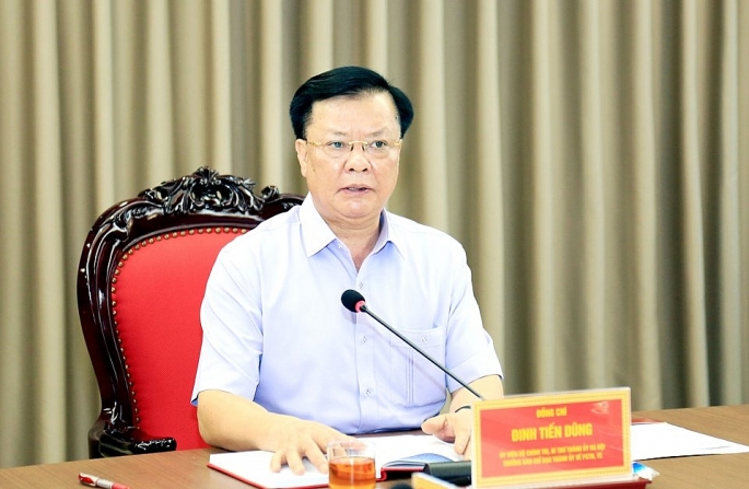 Bí thư Thành uỷ Hà Nội Đinh Tiến Dũng phát biểu kết luận hội nghị.